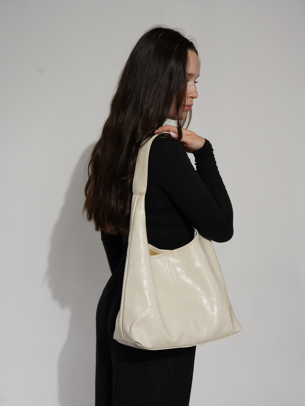 Vintage-Inspired Distressed Leather Tote Bag