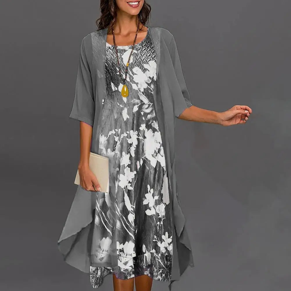 Chic Floral Print Dress with Three-Quarter Sleeves