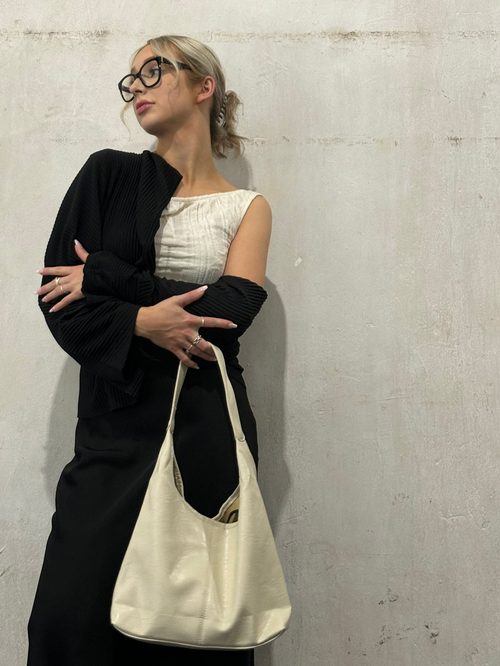 Vintage-Inspired Distressed Leather Tote Bag