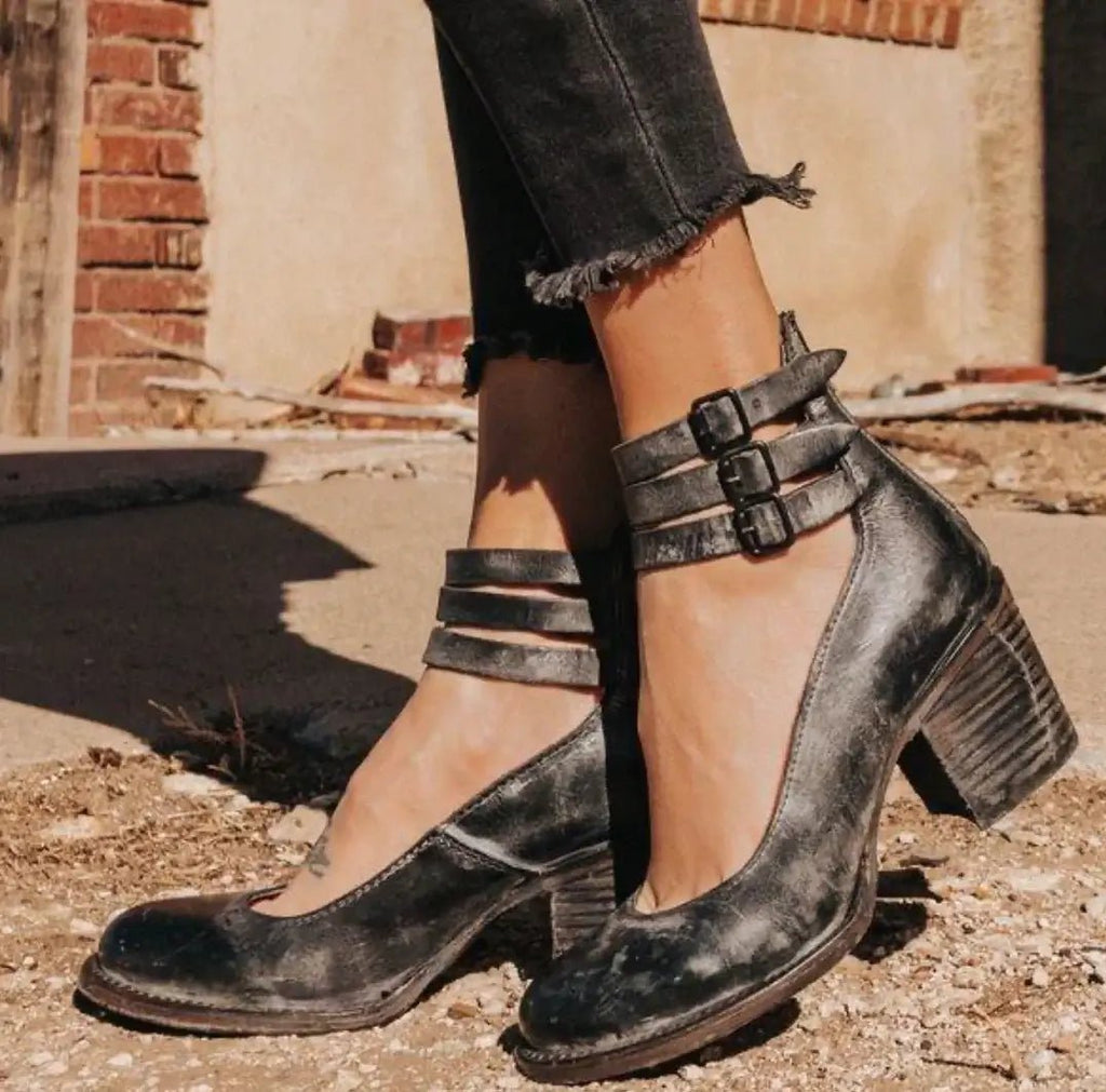 Aniek - Retro-Style Heeled Footwear